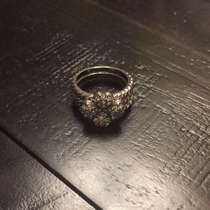 Clover ring